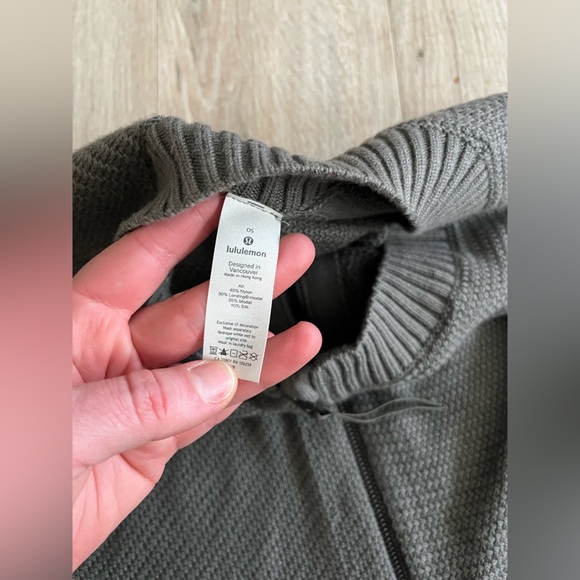 Lululemon Women’s On The Go Poncho Grey Sage -
One Size - Picture 8 of 10